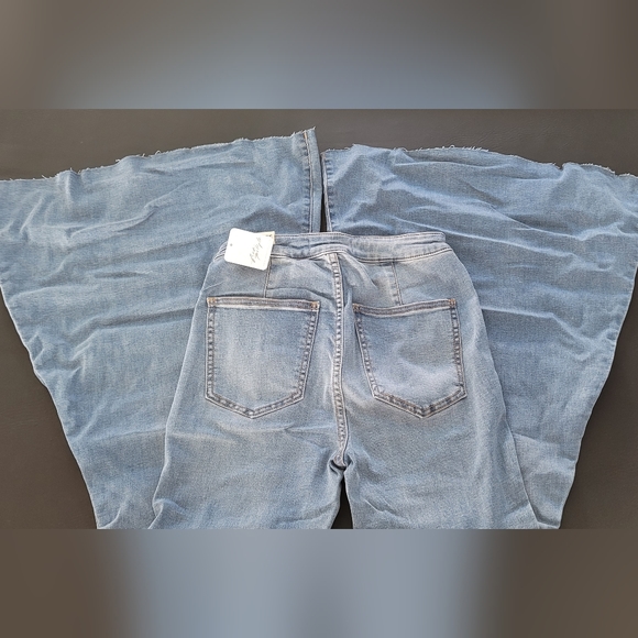 Free People Float On Flare Jeans - Picture 6 of 11